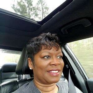 Meet your Posher, Angela